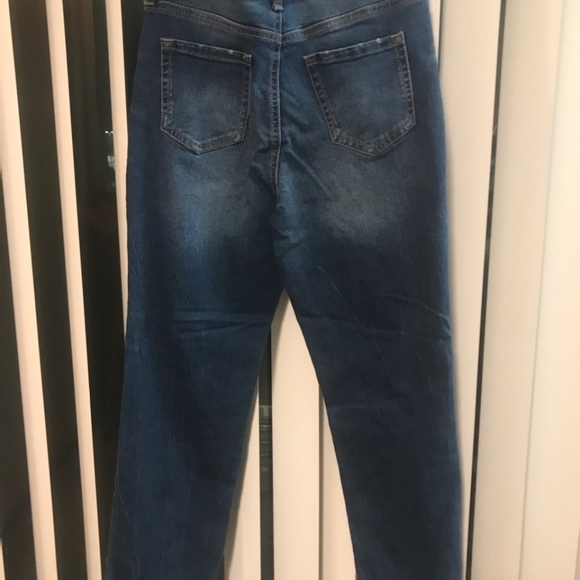 Sofia Jeans - Picture 3 of 4